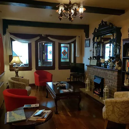 Lynch's بيت ضيافة 3*